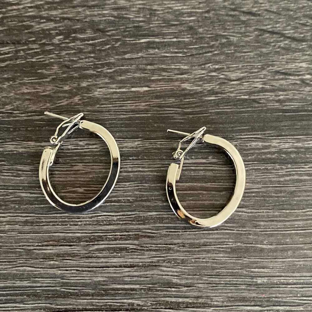 VTG silver tone hoop earrings